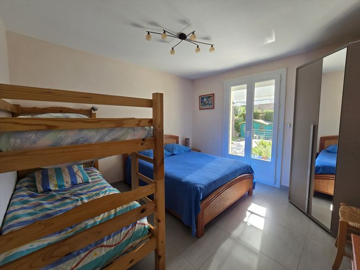 Image No.21-5 Bed House for sale