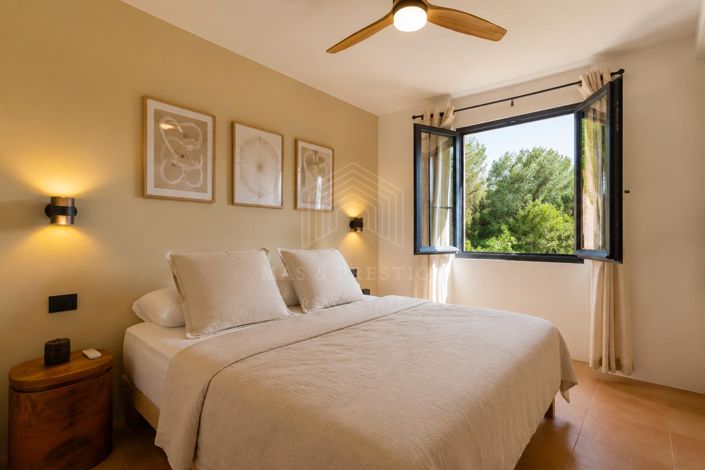 Image No.10-2 Bed House for sale