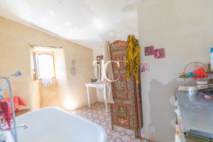Image No.12-8 Bed House for sale