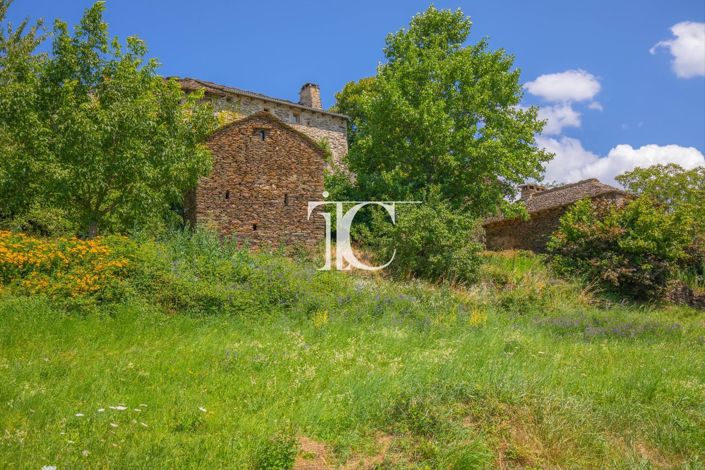 Image No.2-8 Bed House for sale