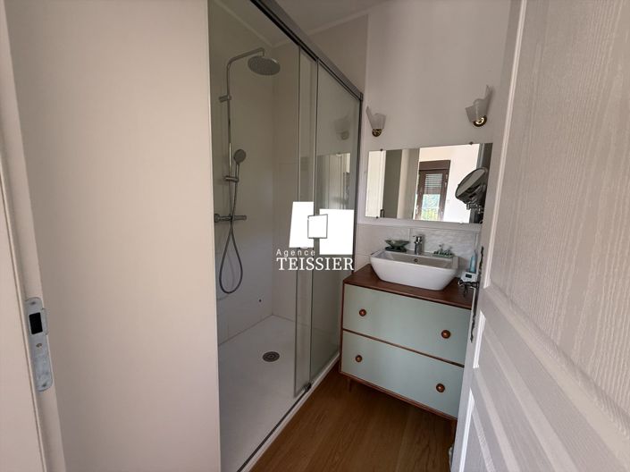 Image No.19-3 Bed House for sale