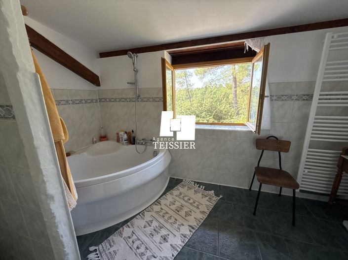 Image No.21-3 Bed House for sale