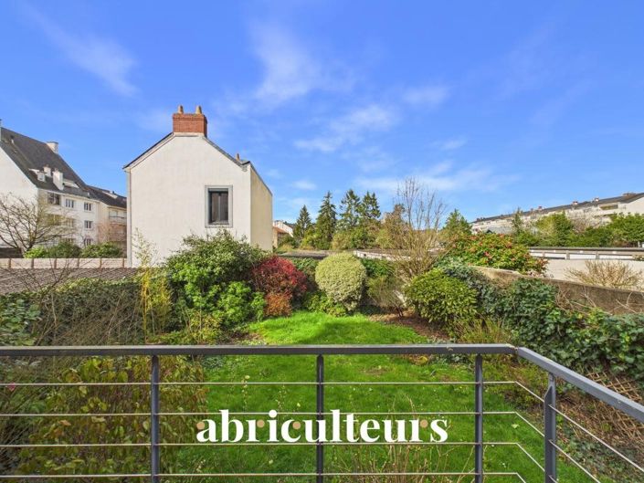 Image No.6-5 Bed House for sale