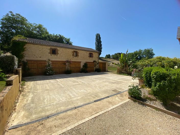 Image No.16-6 Bed House for sale