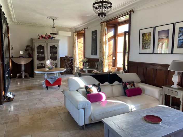 Image No.2-6 Bed House for sale