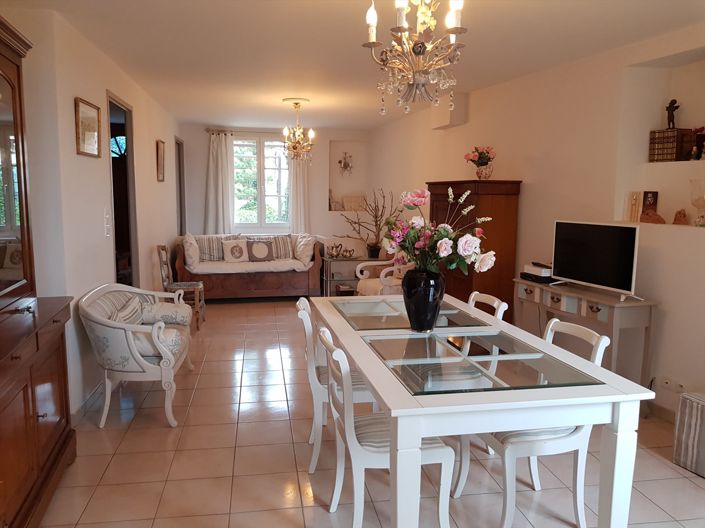Image No.9-5 Bed House for sale