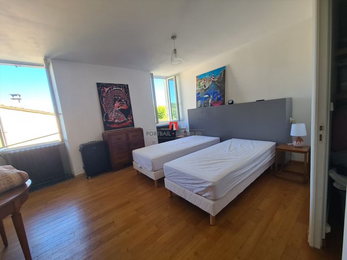Image No.5-5 Bed House for sale