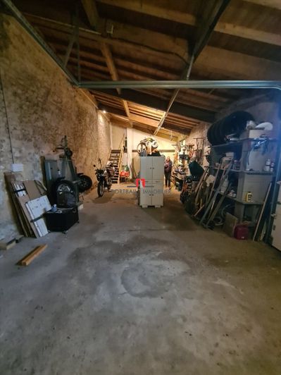Image No.9-5 Bed House for sale