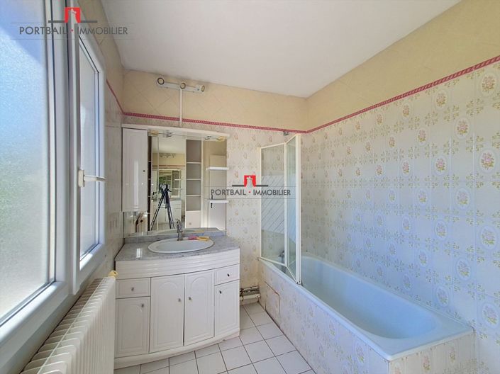 Image No.10-3 Bed House for sale