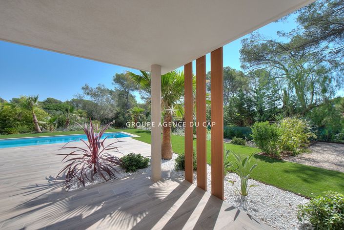 Image No.17-5 Bed House for sale