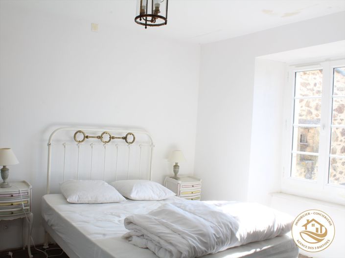 Image No.10-5 Bed House for sale