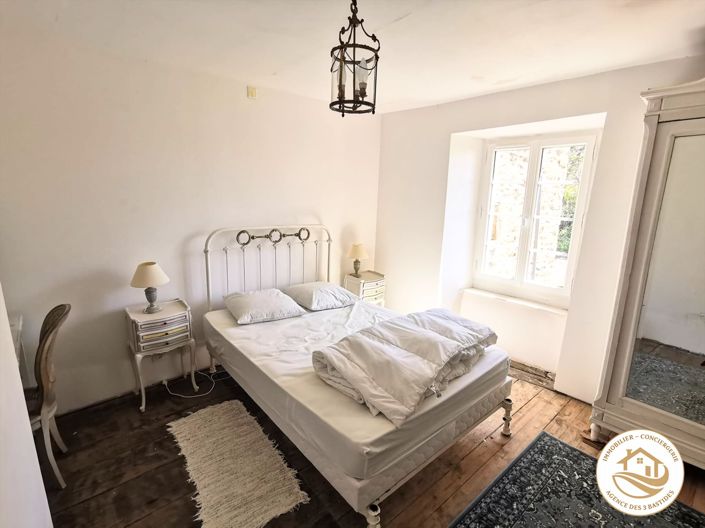 Image No.17-5 Bed House for sale