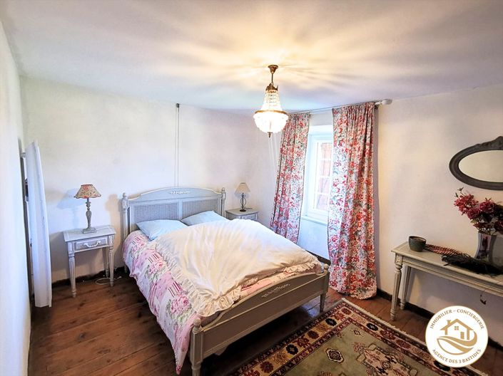 Image No.19-5 Bed House for sale