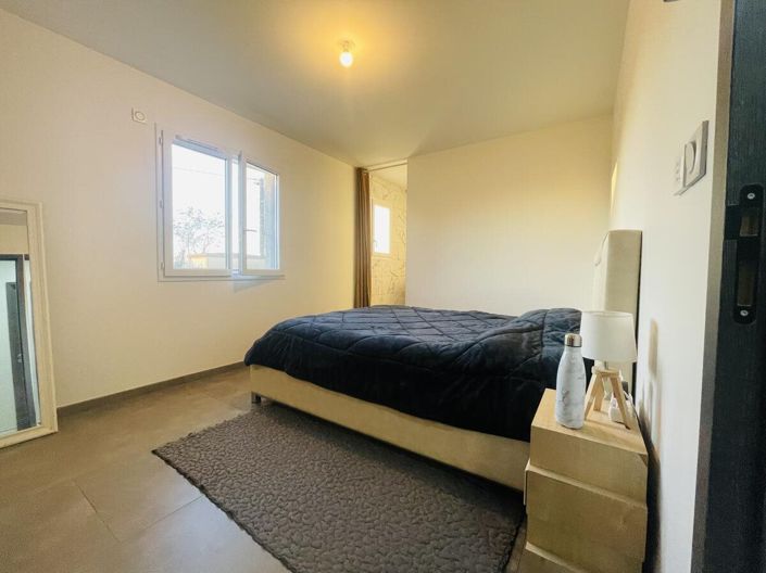 Image No.10-4 Bed House for sale