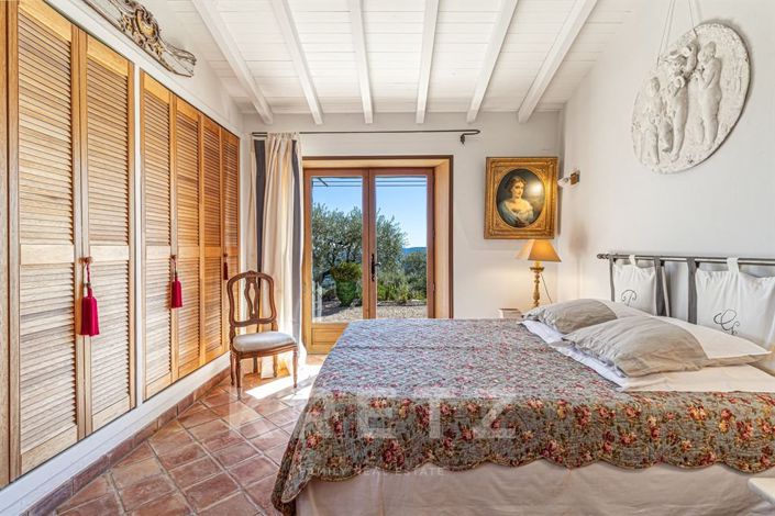 Image No.24-4 Bed House for sale
