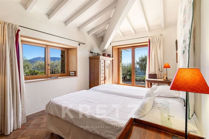 Image No.6-4 Bed House for sale