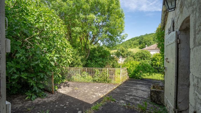 Image No.6-2 Bed House for sale