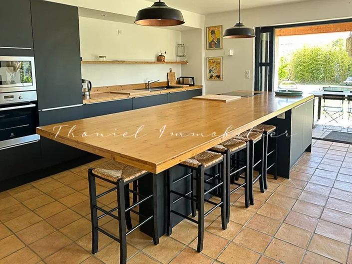 Image No.6-4 Bed House for sale