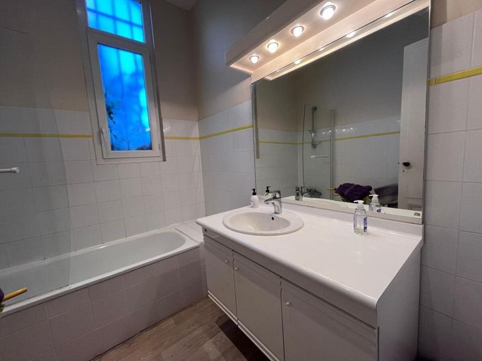 Image No.14-6 Bed Apartment for sale