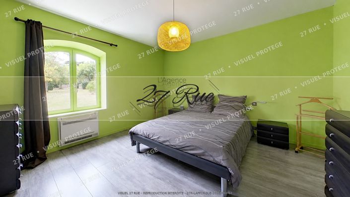 Image No.10-5 Bed Property for sale
