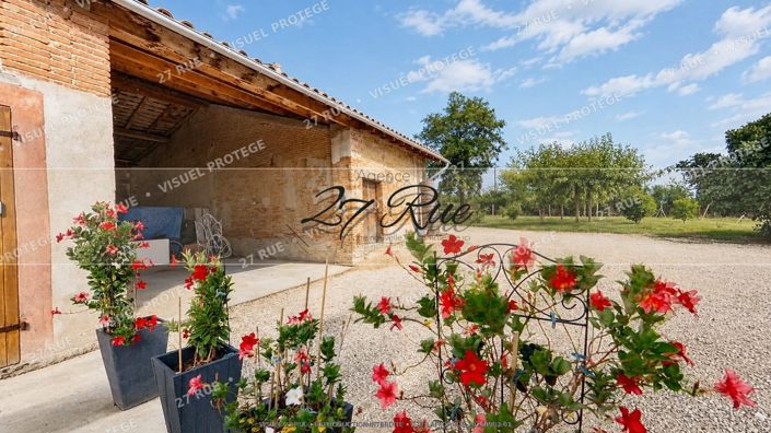 Image No.3-5 Bed Property for sale