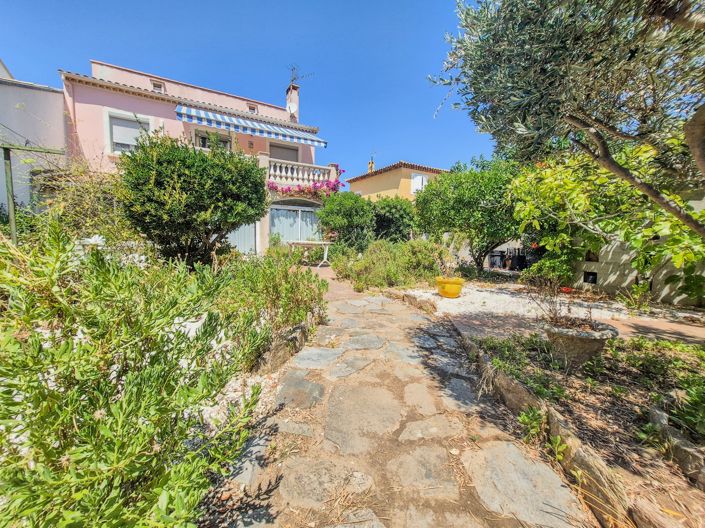 Image No.2-4 Bed House for sale