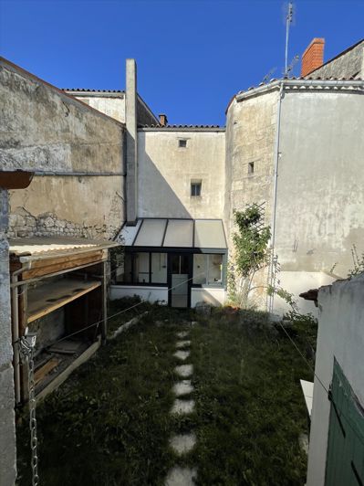Image No.2-Maison de 2 chambres à vendre à Saint-Savinien