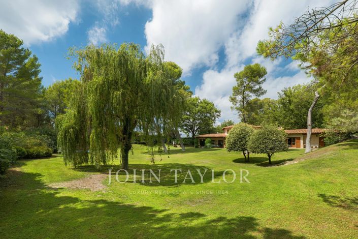 Image No.13-6 Bed House for sale