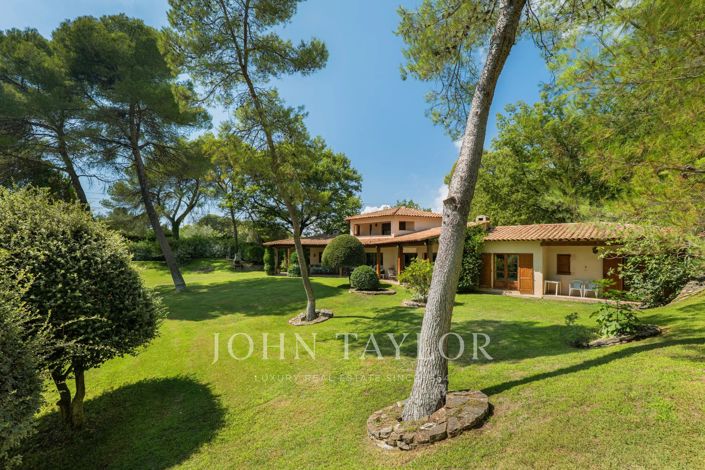 Image No.14-6 Bed House for sale
