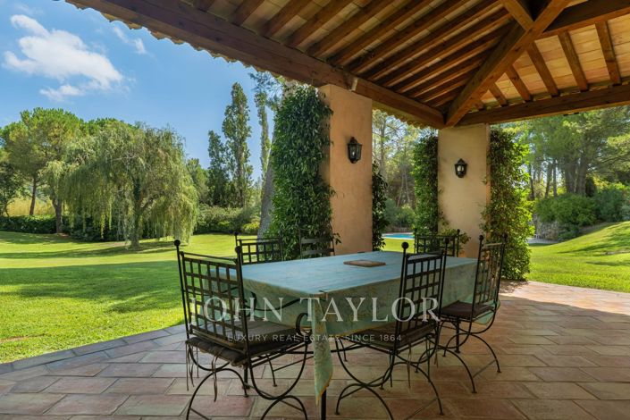 Image No.17-6 Bed House for sale