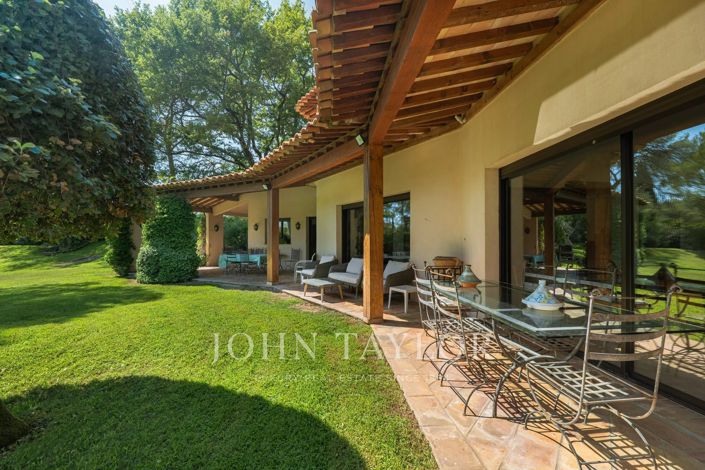 Image No.19-6 Bed House for sale