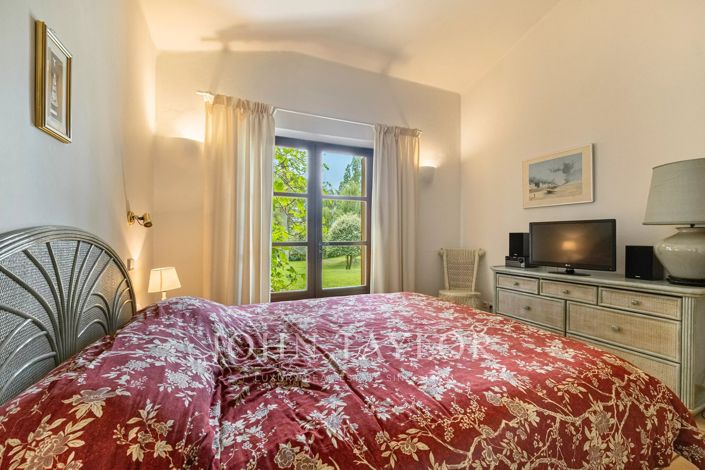 Image No.29-6 Bed House for sale