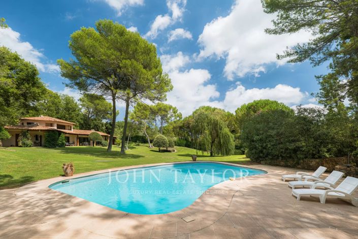 Image No.4-6 Bed House for sale