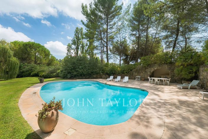 Image No.6-6 Bed House for sale