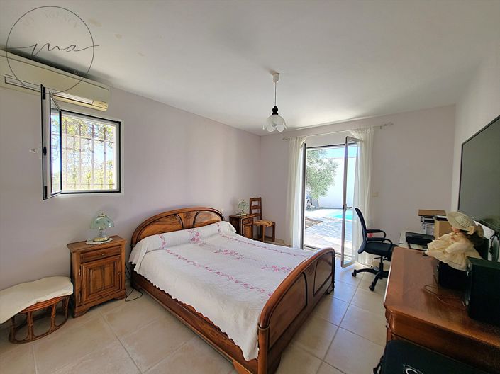 Image No.12-4 Bed House for sale