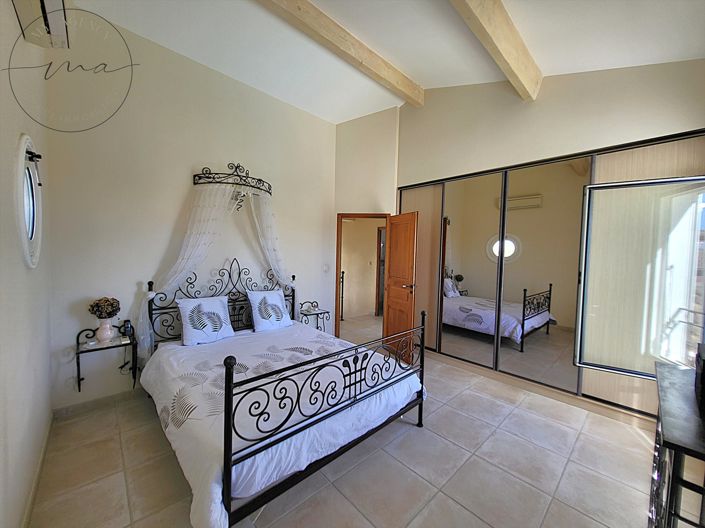 Image No.20-4 Bed House for sale