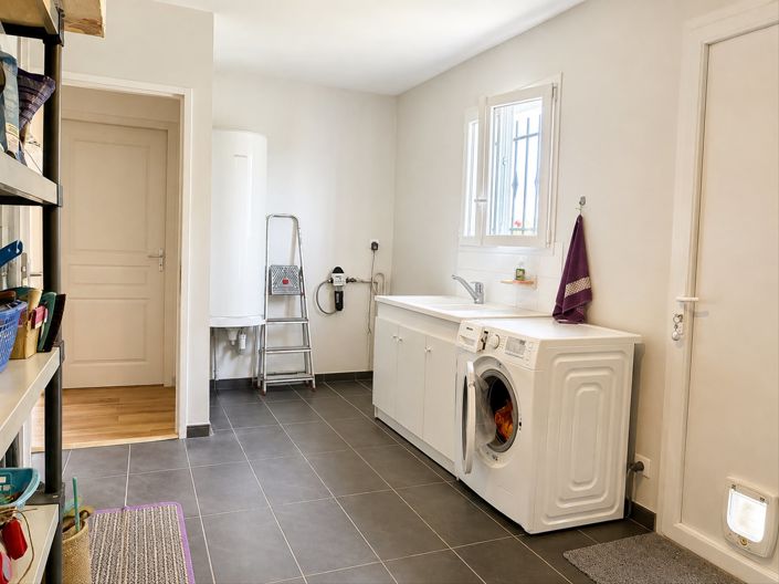 Image No.20-4 Bed House for sale