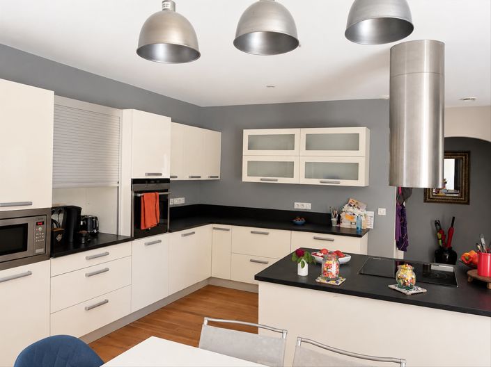 Image No.5-4 Bed House for sale