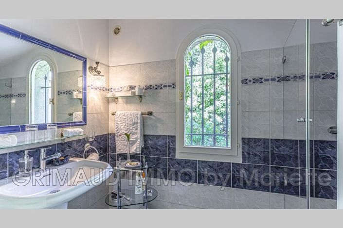 Image No.15-4 Bed House for sale