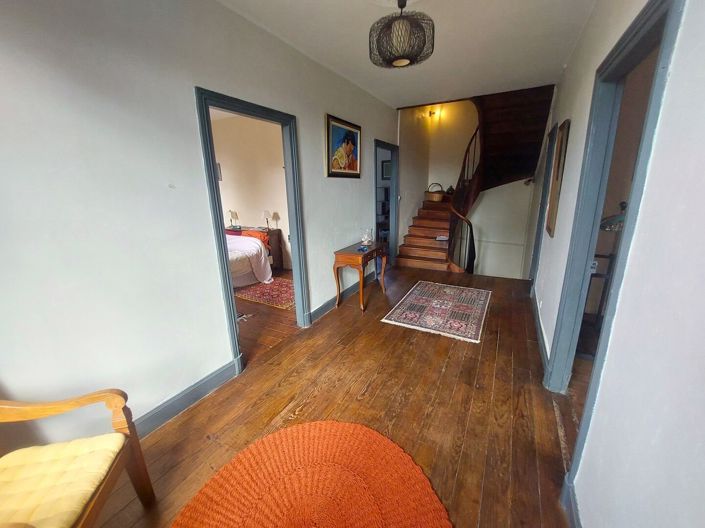 Image No.17-4 Bed Property for sale