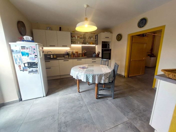 Image No.6-4 Bed Property for sale