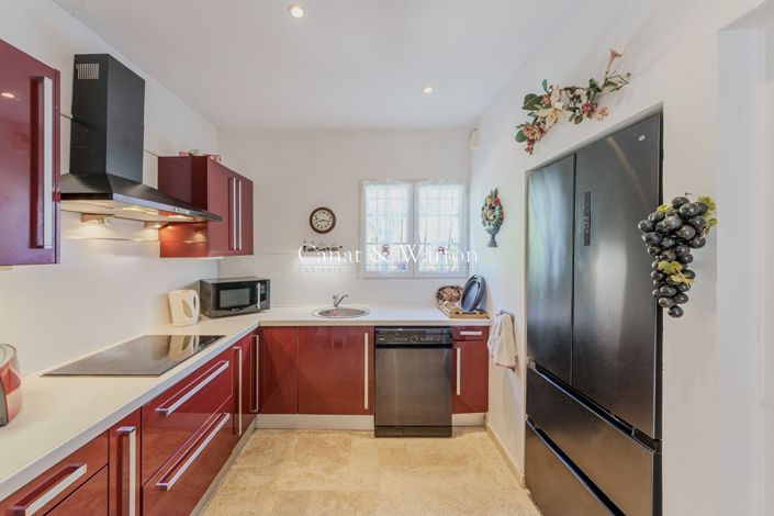 Image No.7-4 Bed House for sale