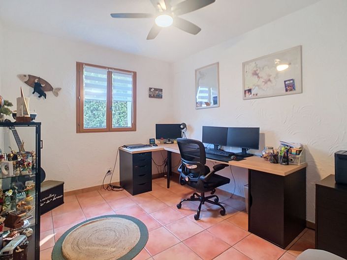 Image No.17-3 Bed House for sale