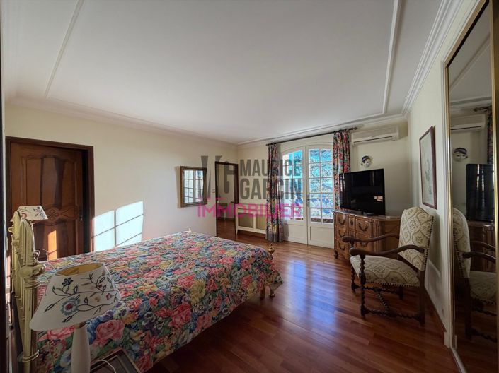 Image No.10-4 Bed House for sale