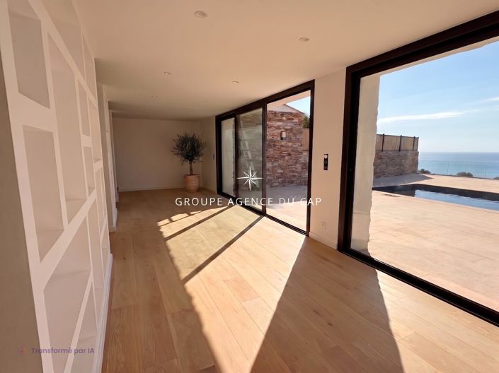 Image No.10-3 Bed House for sale