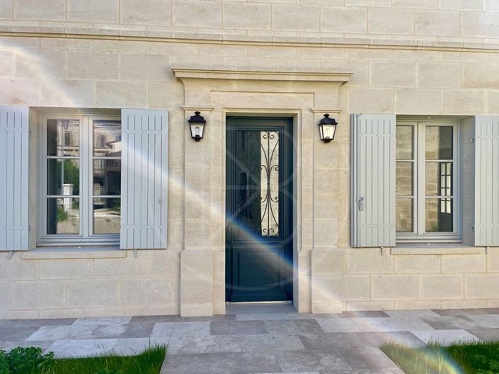 Image No.2-4 Bed House for sale