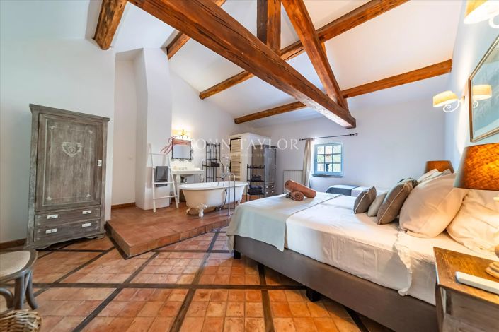 Image No.16-15 Bed House for sale