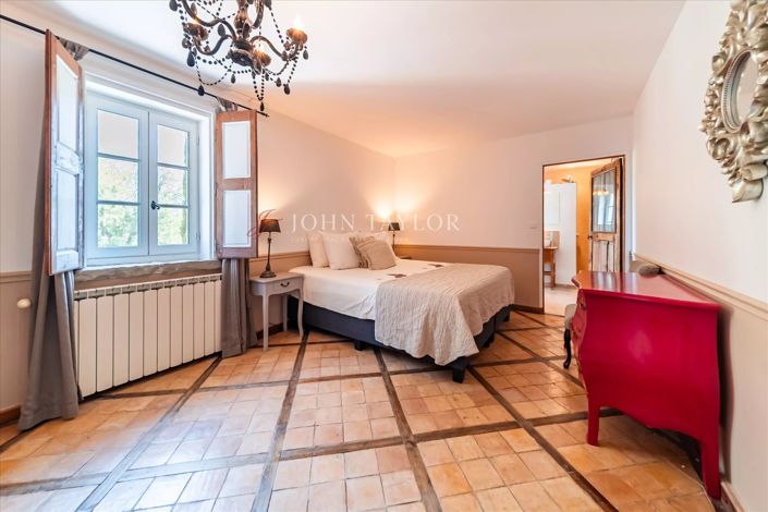 Image No.18-15 Bed House for sale