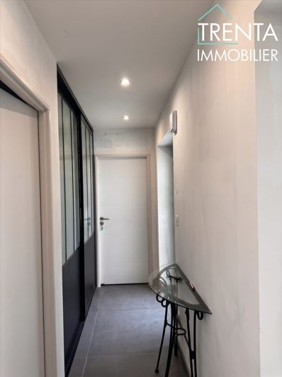 Image No.14-2 Bed Property for sale