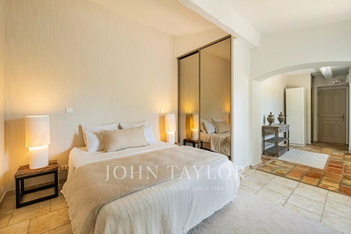 Image No.14-5 Bed House for sale
